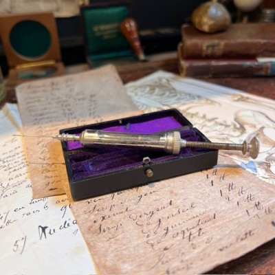 Antique hypodermic syringe of PRAVAZ - End of the 19th