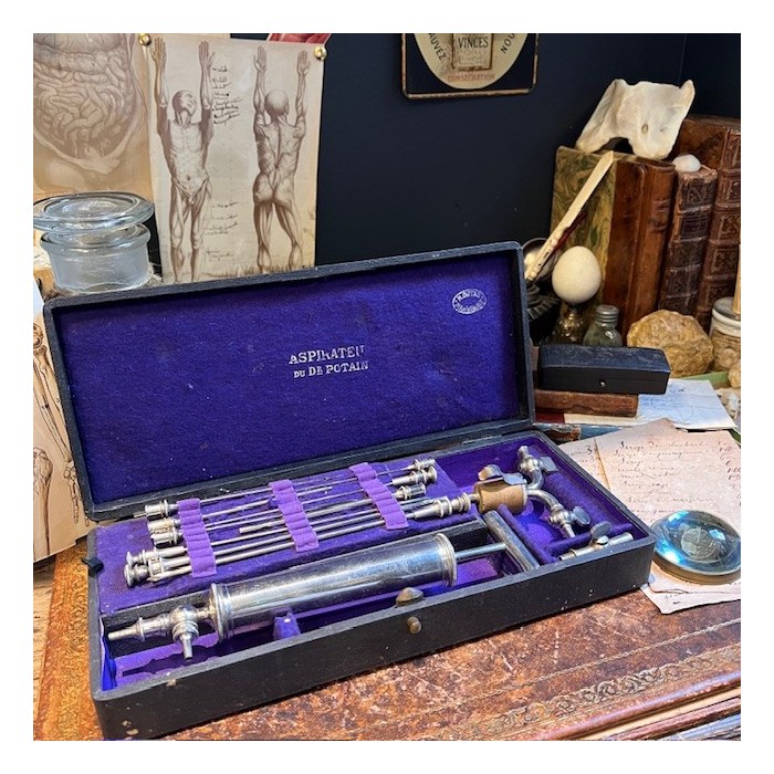 Aspirateur du Dr Potain dans son coffret - Maison MORIN - 19ème siècle