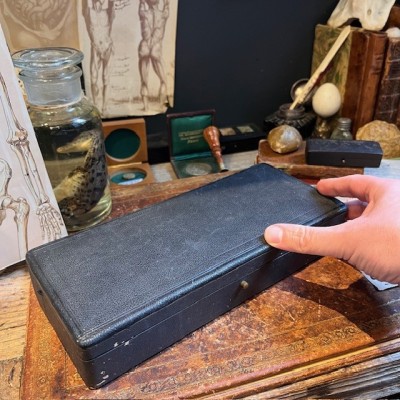 Aspirateur du Dr Potain dans son coffret - Maison MORIN - 19ème siècle