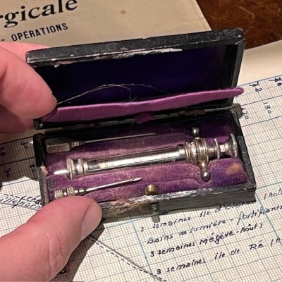 Antique hypodermic winged syringe of PRAVAZ - End of the 19th