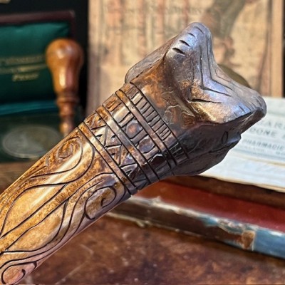 Papuan dagger in engraved cassowary bone - Papuan handicraft
