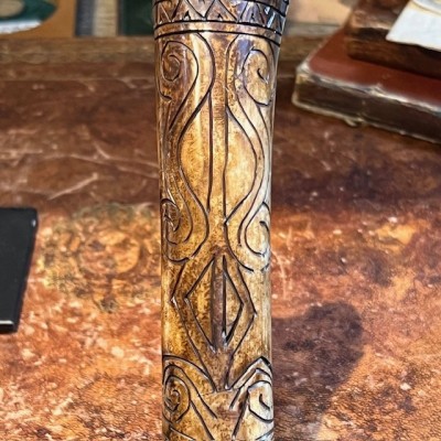 Papuan dagger in engraved cassowary bone - Papuan handicraft