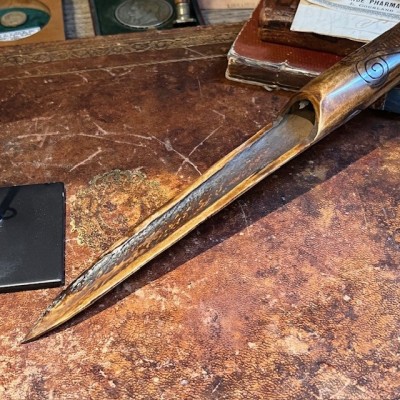 Papuan dagger in engraved cassowary bone - Papuan handicraft
