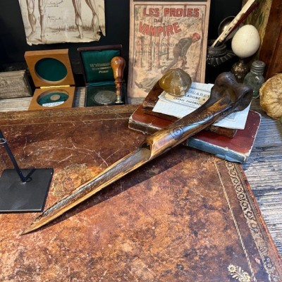 Papuan dagger in engraved cassowary bone - Papuan handicraft