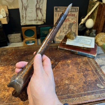 Papuan dagger in engraved cassowary bone - Papuan handicraft