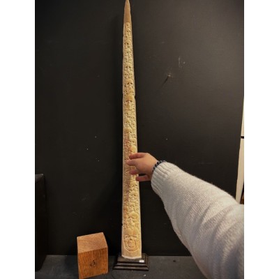 Carved swordfish rostrum - Skulls motifs - Papuan craftsmanship