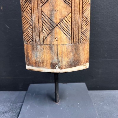 Engraved swordfish rostrum from Borneo - 108cm