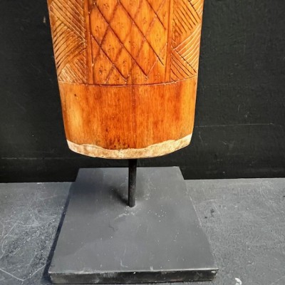 Engraved swordfish rostrum from Borneo - 99cm