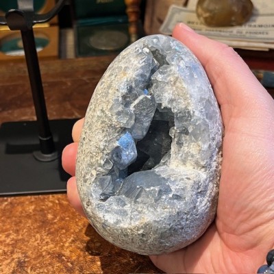 Oeuf de Célestine - Minéral AVEC socle