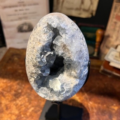 Oeuf de Célestine - Minéral AVEC socle