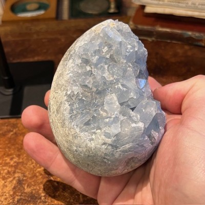 Oeuf de Célestine - Minéral AVEC socle