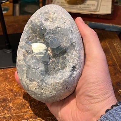 Oeuf de Célestine - Minéral AVEC socle