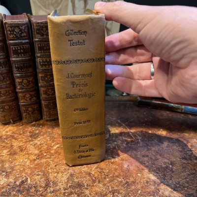 Précis de Bactériologie - Par Courmont - Collection Testut - 1911