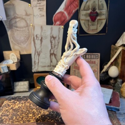 Baleine et Pieuvre - Sculpture en bois de cerf