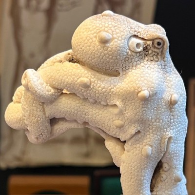 Pieuvre sur tronc - Sculpture en bois de cerf