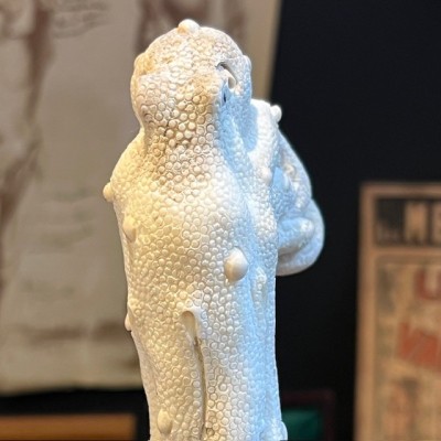 Deer antler wood sculpture - Octopus on trunk - On pedestal