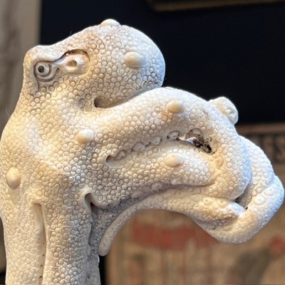 Deer antler wood sculpture - Octopus on trunk - On pedestal