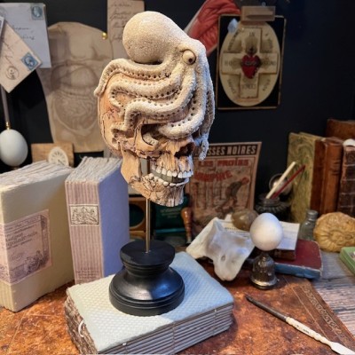 The Skull and its Octopus - Octopus in deer antler and skull in wood