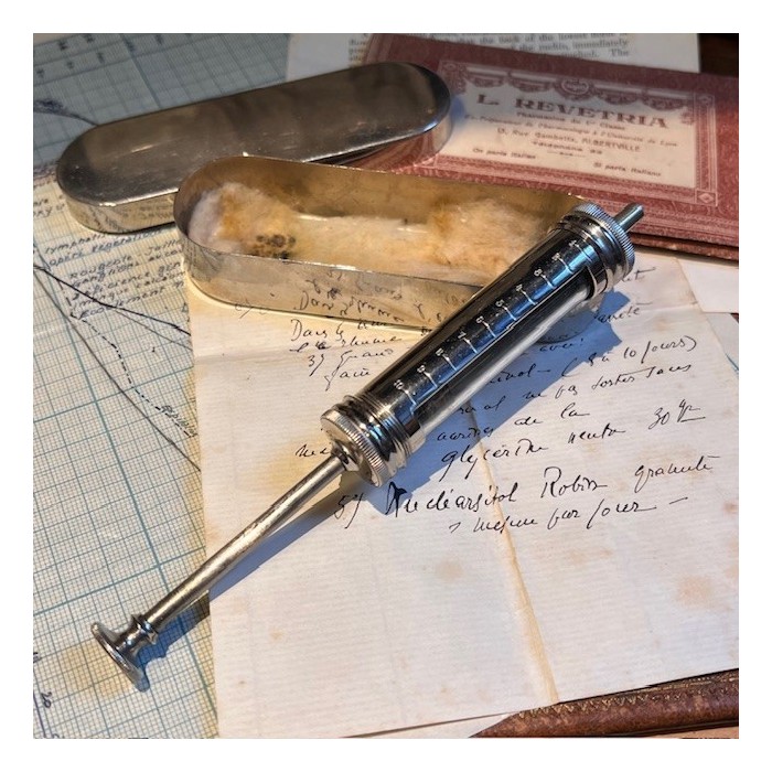 Seringue pour le sérum antidiphtérique - Méthode du Dr Roux