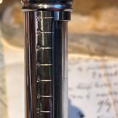 Syringe for antidiphteria serum: Dr Roux method - XXth century