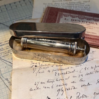 Seringue pour le sérum antidiphtérique - Méthode du Dr Roux