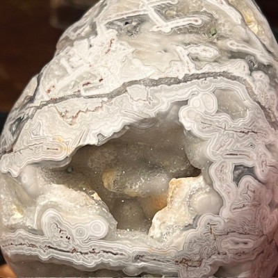 Agate egg on base - Madagascar - Natural colours