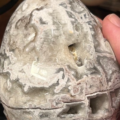 Agate egg on base - Madagascar - Natural colours