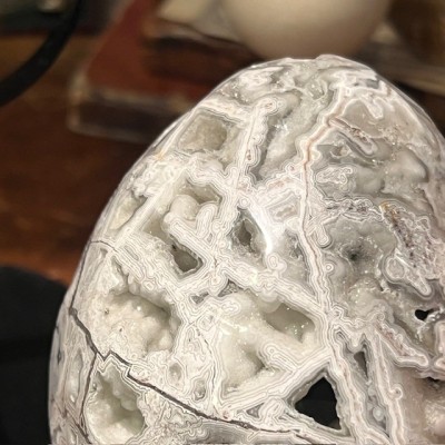 Agate egg on base - Madagascar - Natural colours