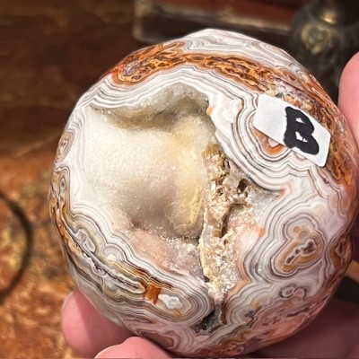 Oeuf d'Agate sur socle - Madagascar - Teintes naturelles