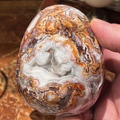 Oeuf d'Agate sur socle - Madagascar - Teintes naturelles
