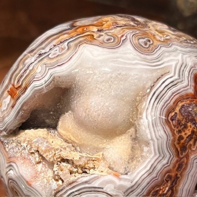Oeuf d'Agate sur socle - Madagascar - Teintes naturelles