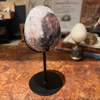 Agate egg on base - Madagascar - Natural colours