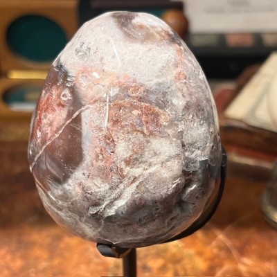 Oeuf d'Agate sur socle - Madagascar - Teintes naturelles