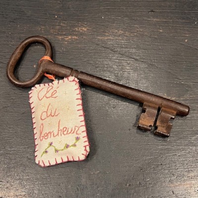 Happiness Key by  "Marius à Paris" - Lavender