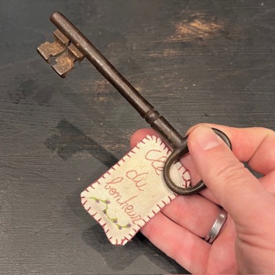 Happiness Key by  "Marius à Paris" - Lavender