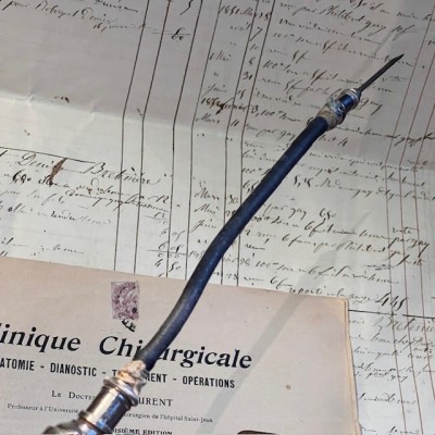 Seringue sérum antidiphtérique: Méthode du Dr Roux - Coffret en bois