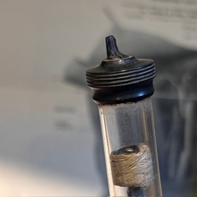 Seringue sérum antidiphtérique: Méthode du Dr Roux - Coffret en bois