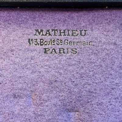 Aspirateur du Dr Potain dans son coffret - 1885/1894 - Maison MATHIEU