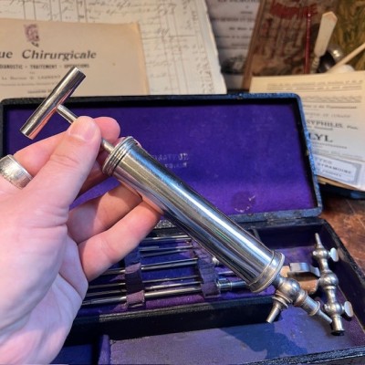 Dr Potain's vacuum cleaner - Medical instrument - Charité à Paris