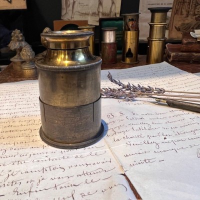 Photographer's antique magnifying glass for focusing - 19th century