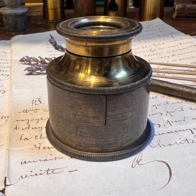 Photographer's antique magnifying glass for focusing - 19th century