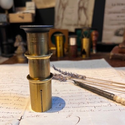 Brücke achromatic magnifying glass with engraved reticle -19th century