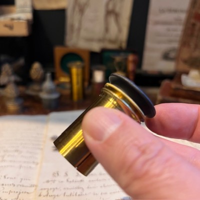 Brücke achromatic magnifying glass with engraved reticle -19th century