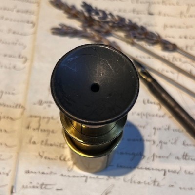 Brücke achromatic magnifying glass with engraved reticle -19th century