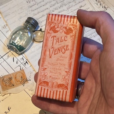Venice Talcum Powder - Antique cardboard pharmacy box - 1910/1920