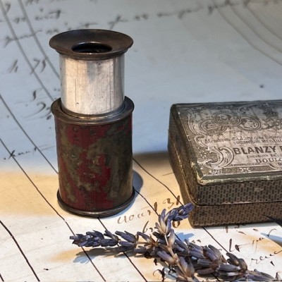 Antique telescopic theater monocular – Late 19th century