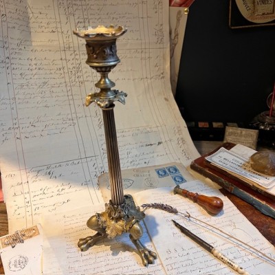 Tripod candlestick with lion paws - XIXth century candleholder