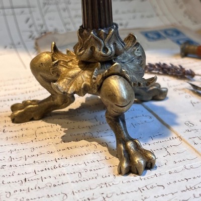 Bougeoir tripode à pattes de Lion -  Laiton et bronze - XIXème siècle
