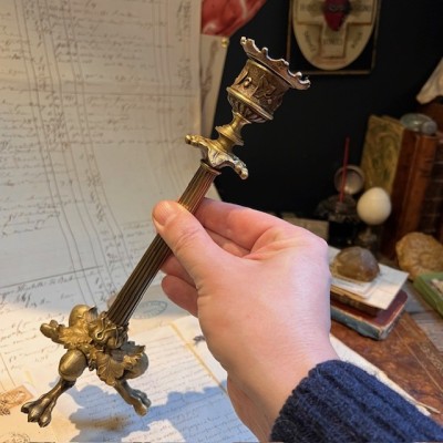 Bougeoir tripode à pattes de Lion -  Laiton et bronze - XIXème siècle