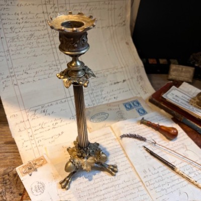 Bougeoir tripode à pattes de Lion -  Laiton et bronze - XIXème siècle